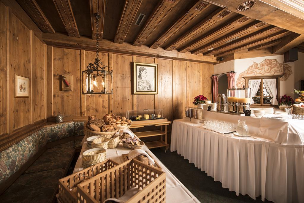 Posthotel Holiday Villa Arosa Dış mekan fotoğraf