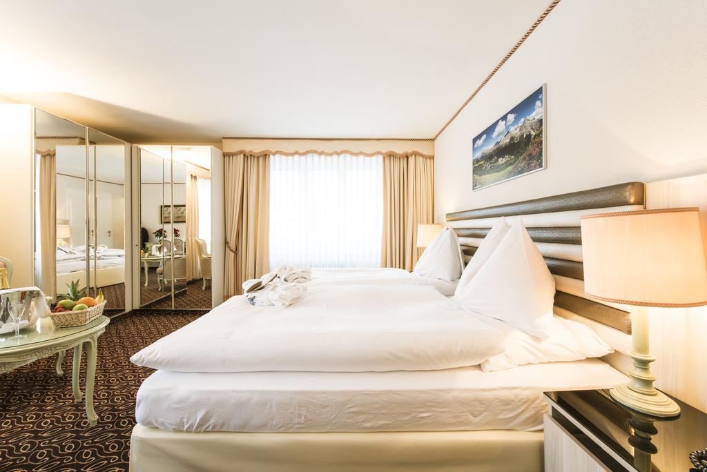 Posthotel Holiday Villa Arosa Dış mekan fotoğraf
