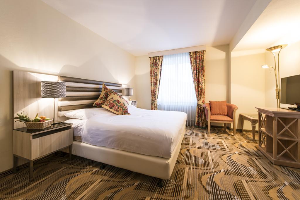 Posthotel Holiday Villa Arosa Dış mekan fotoğraf