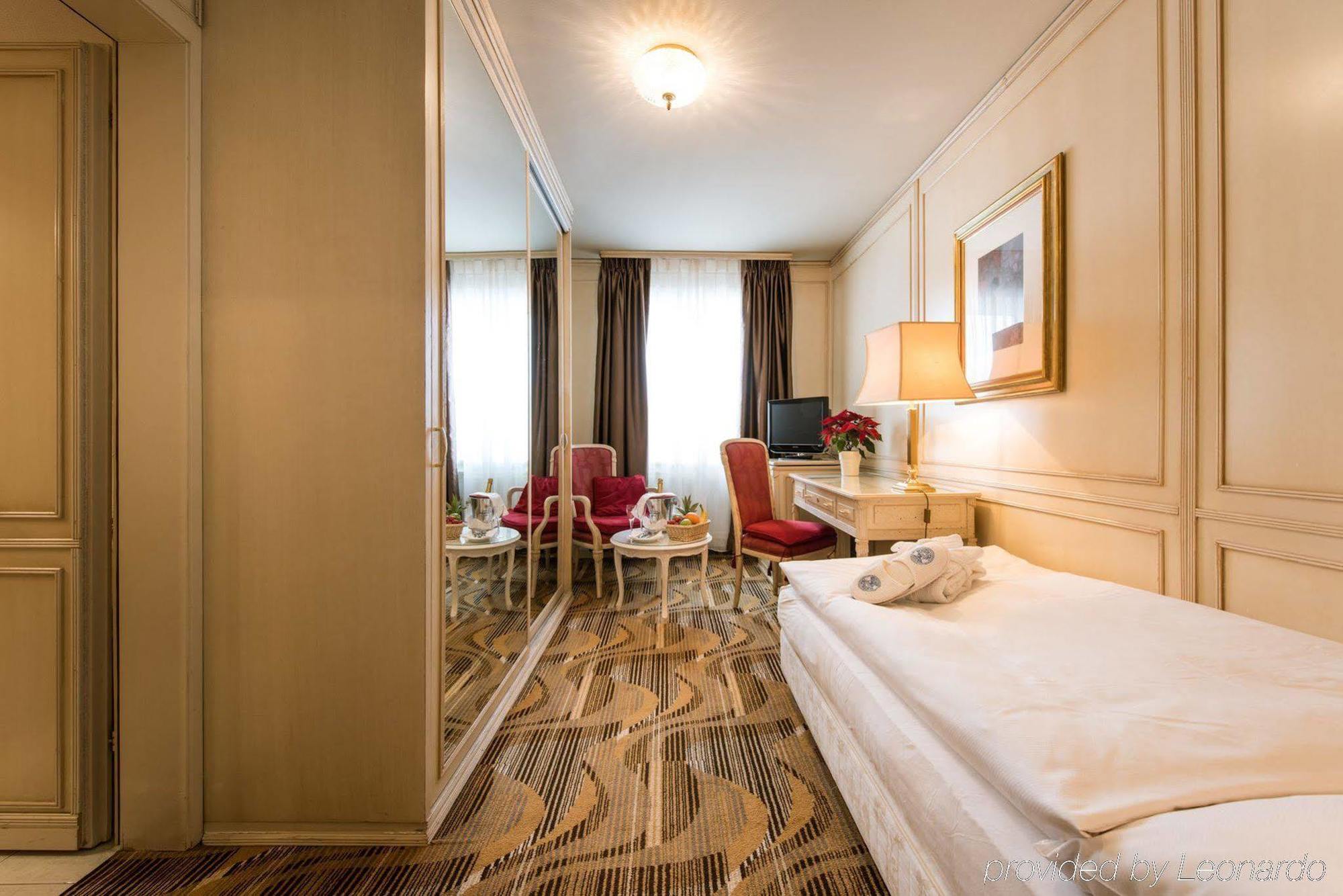 Posthotel Holiday Villa Arosa Dış mekan fotoğraf